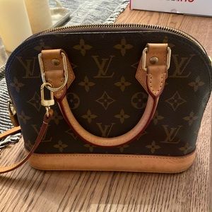 Louis Vuitton alma BB